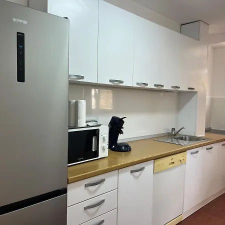 Bright 2-bedroom With Balcony And Parking